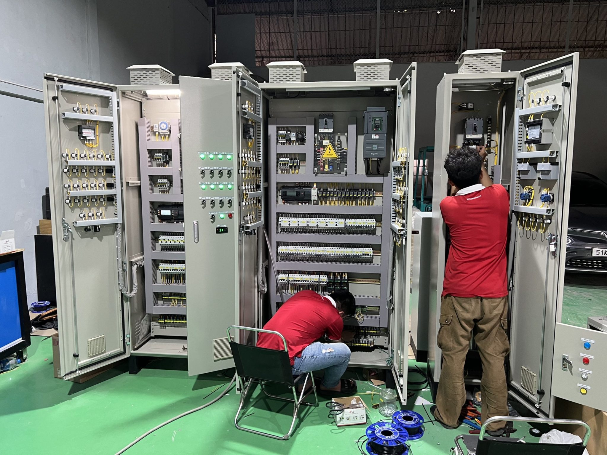 Xưởng sản xuất tủ điện Vinaref